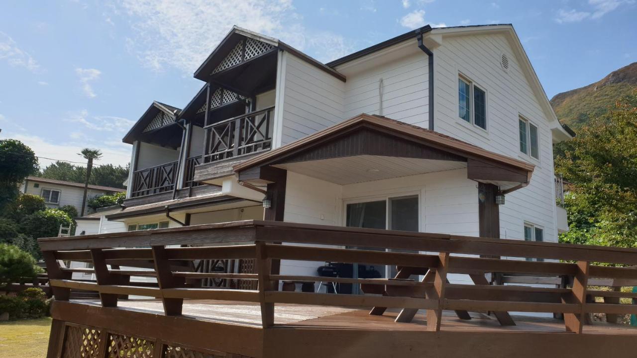 Travel Sketch Pension Geoje Exterior photo