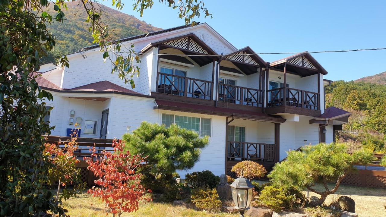 Travel Sketch Pension Geoje Exterior photo
