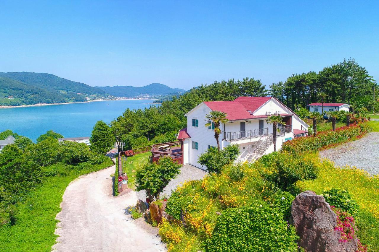 Travel Sketch Pension Geoje Exterior photo