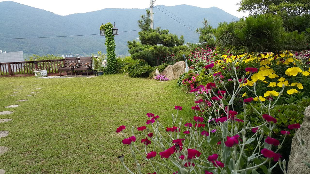 Travel Sketch Pension Geoje Exterior photo