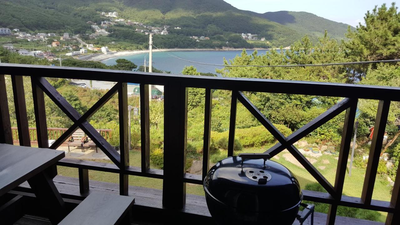 Travel Sketch Pension Geoje Exterior photo