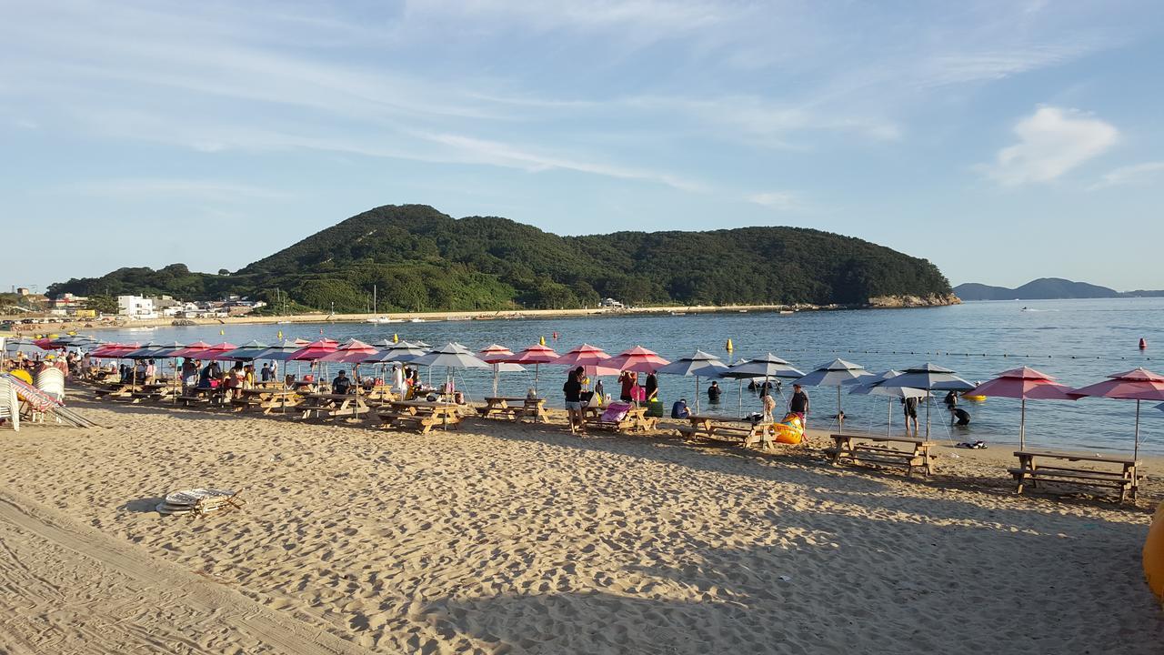 Travel Sketch Pension Geoje Exterior photo