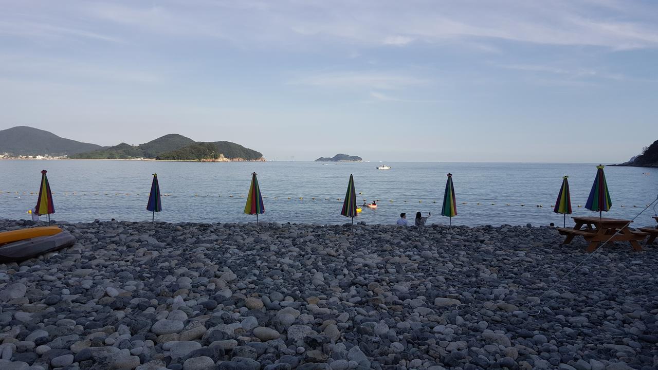 Travel Sketch Pension Geoje Exterior photo