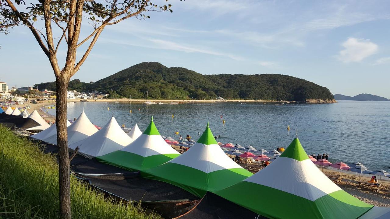 Travel Sketch Pension Geoje Exterior photo