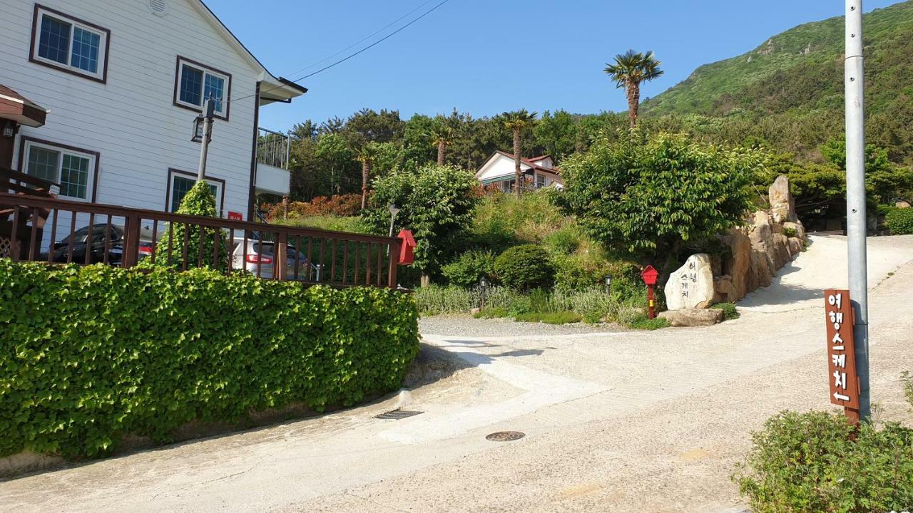 Travel Sketch Pension Geoje Exterior photo
